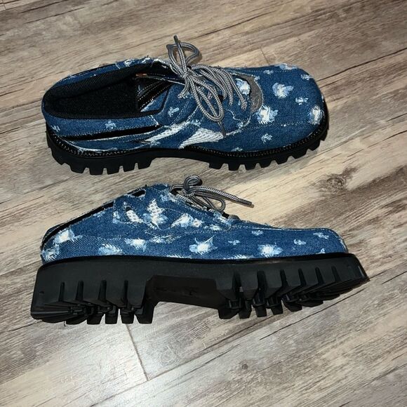 Sunni shoes - Picture 1 of 3